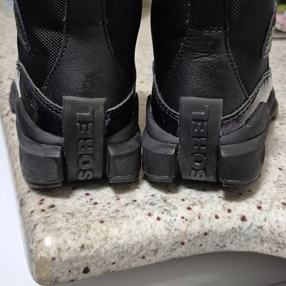 SOREL CHUKKA AURORA ANKLE BOOTS - Size 39.  In New Condition - Picture 8 of 8